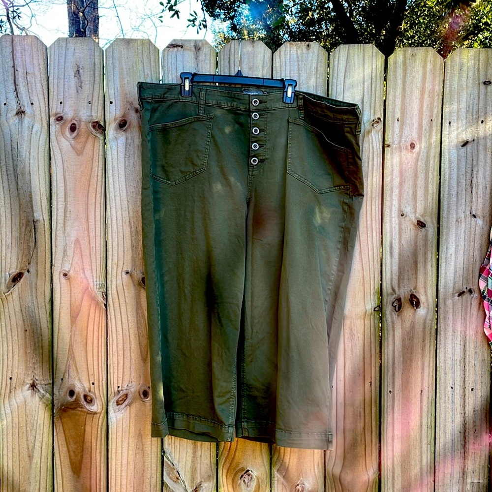 Olive wide leg crop